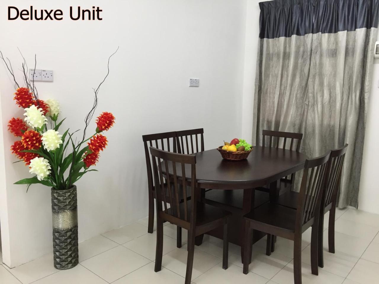 Bistari Homestay Parit Raja Uthm Ngoại thất bức ảnh