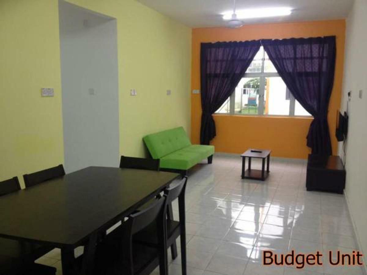 Bistari Homestay Parit Raja Uthm Ngoại thất bức ảnh